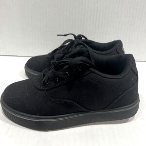 Heelys Black Sneakers size Youth 2